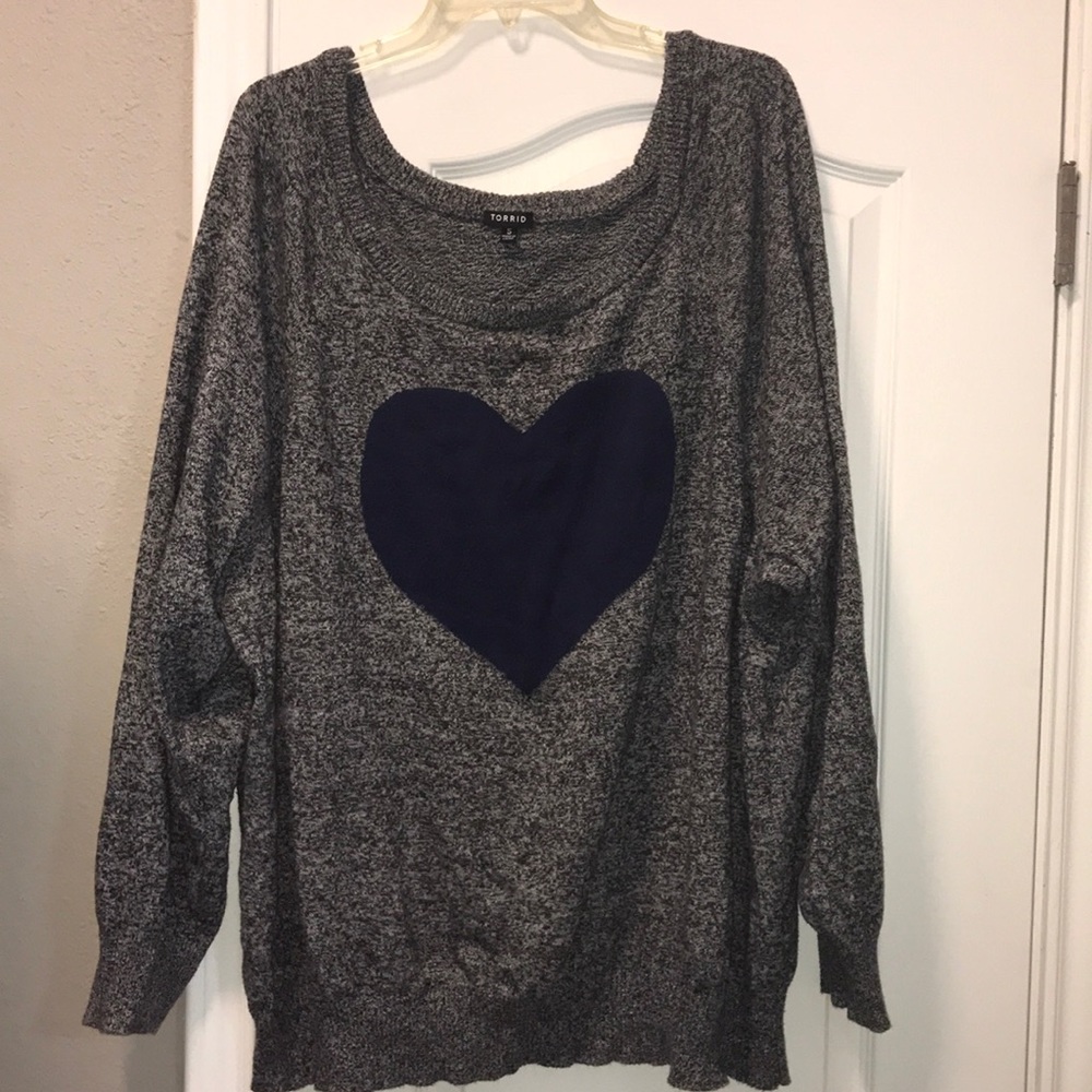 Long slv sweatshirt w heart